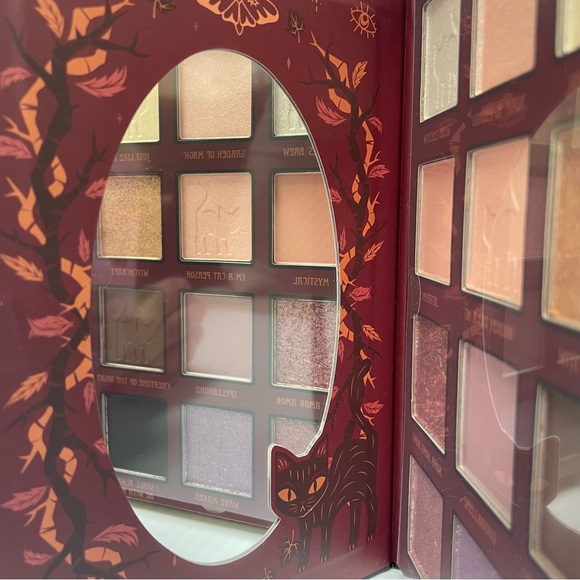 NWT Disney Hocus Pocus Eyeshadow Palette - Picture 4 of 4